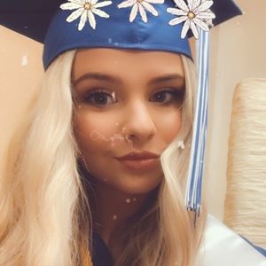 Meet your Posher, Hailey